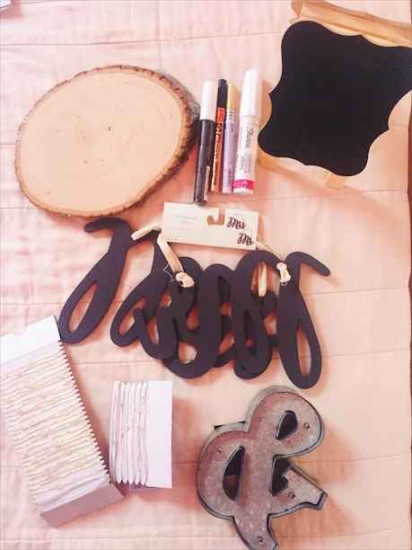 Avances: cosas para manualidades, letreros, luces