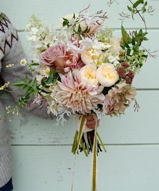 Bouquets off white