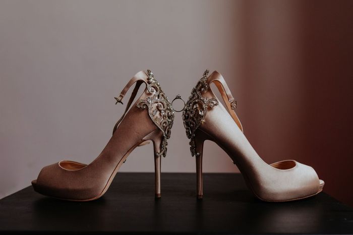 Simón dice... “muéstrame tus zapatos de novia” 9