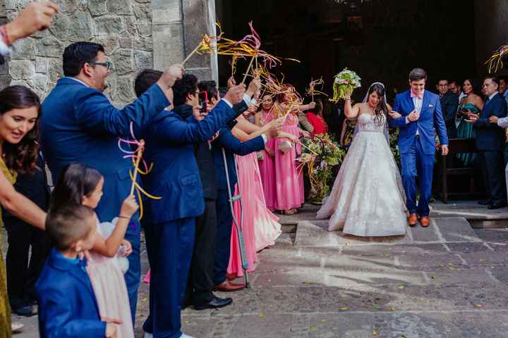 Que lanzar al salir de la iglesia? Burbujas y confeti de papel metálico  - 1