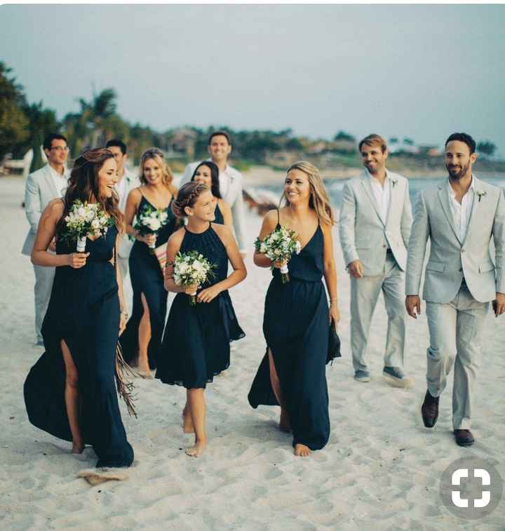 Vestidos de damas en color navy para la playa - 1