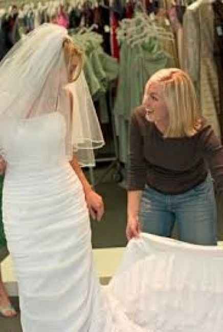 ELIGIENDO VESTIDO