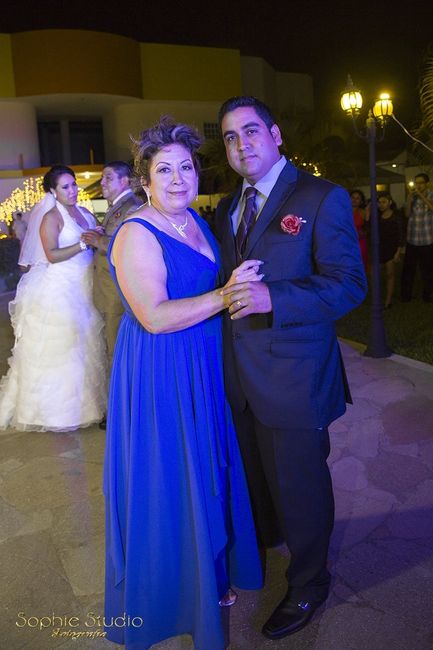 MI ESPOSO CON SU MAMI