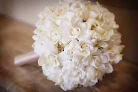 En base a qué eligieron sus ramos? gardenias para una novia. - 1
