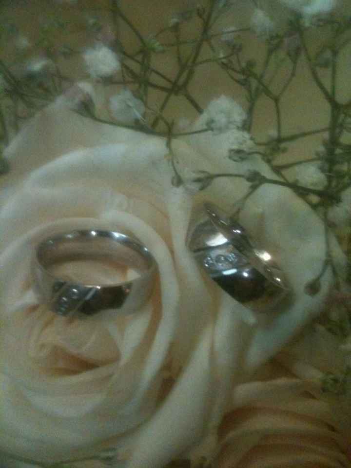 Presuman su anillo de bodas!! - 1