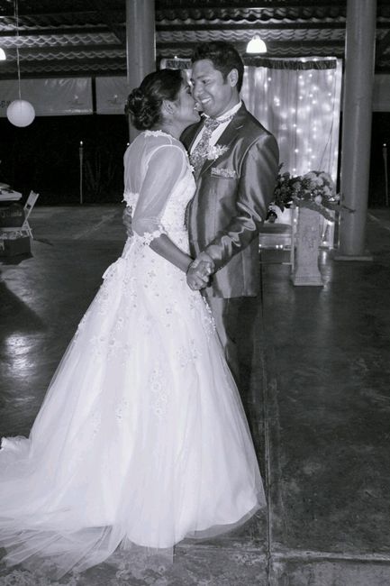 Y ustedes, cual fue su primer canción como esposos?! - 1