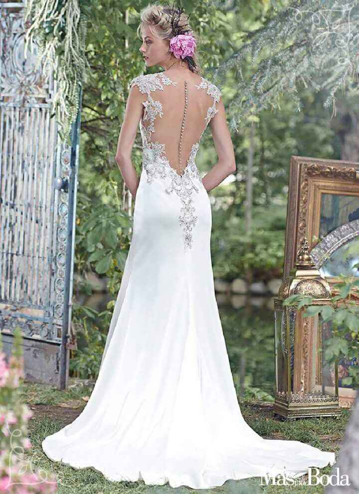 La espalda del vestido - 4