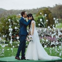 c) no puede faltar mi novio  y un momento solo para los dos para celebrar nuestro amor