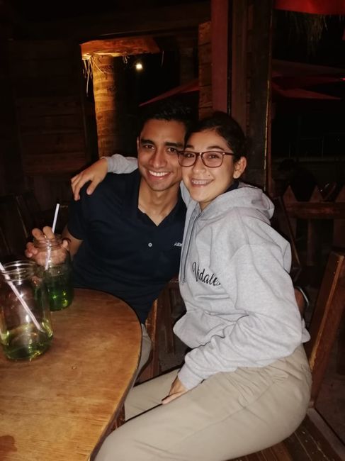 ¿Cuál fue la primera foto en pareja que subieron a las redes sociales? 24