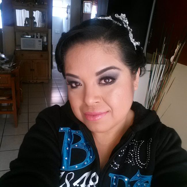 PEINADO Y MAQUILLAJE.... LISTOS!!!