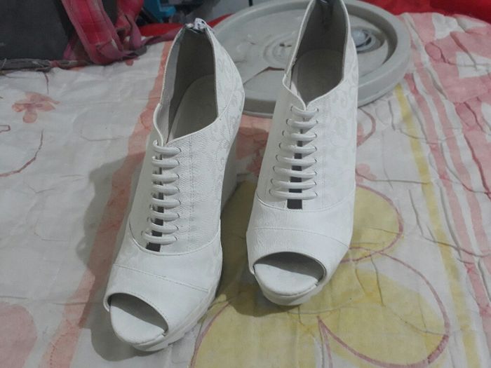 También les dejo mis zapatos de boda - 2