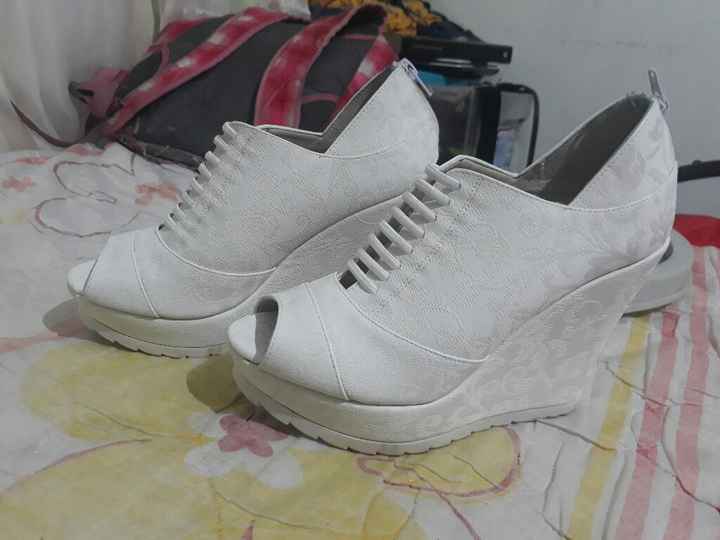También les dejo mis zapatos de boda - 1