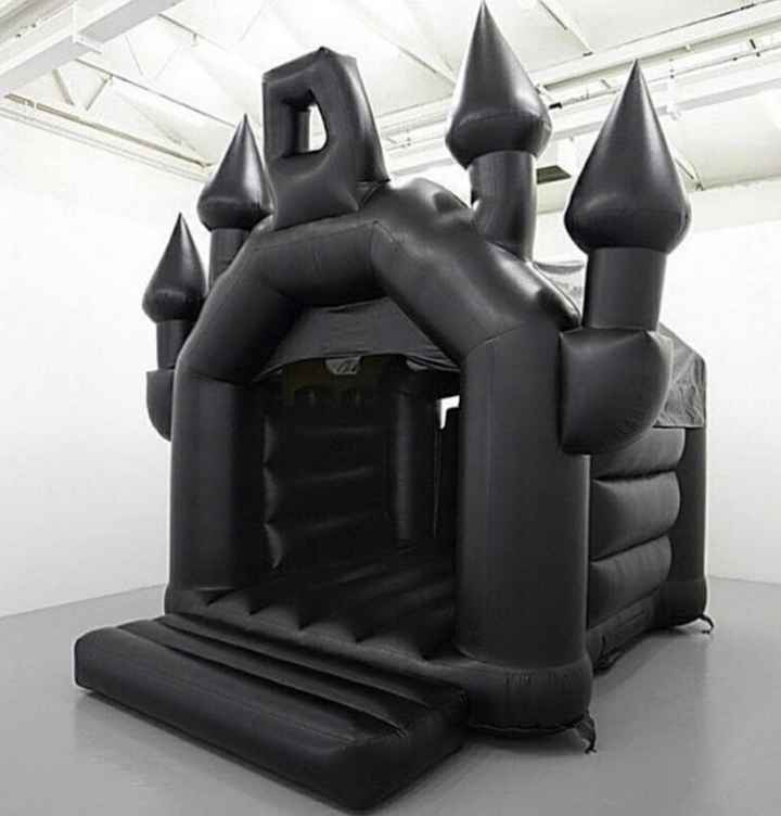 ¿Dónde podría rentar un inflable negro? - 1