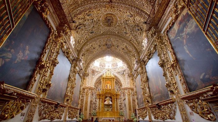 Ceremonia Religiosa en Capilla del Rosario de Puebla 1