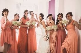 Damas con bouquet