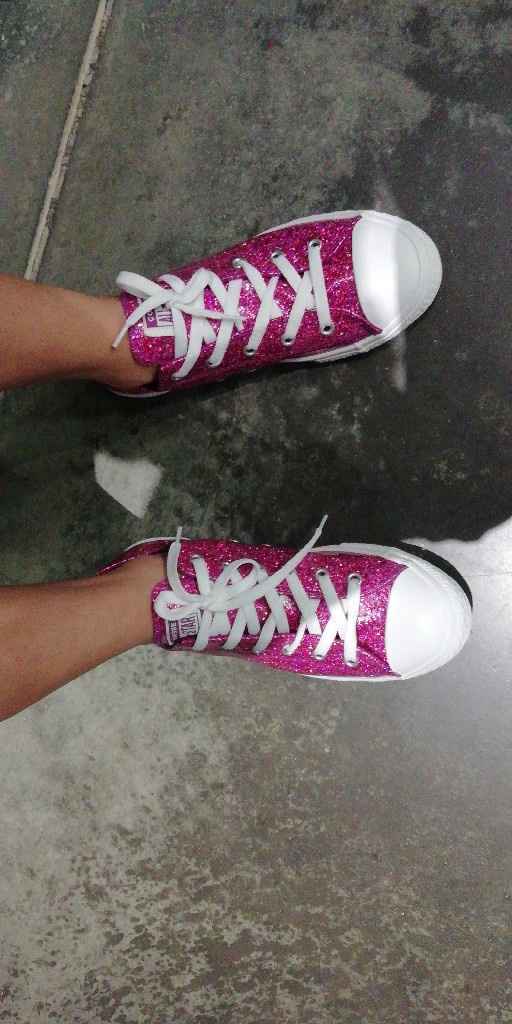 Mis zapatos magentas - 1
