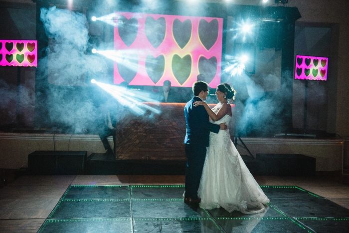 Comenzando nuestro primer baile/Baile sorpresa