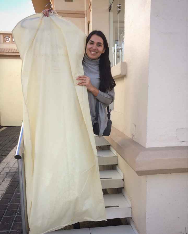 Vestido y uñas listo! - 1