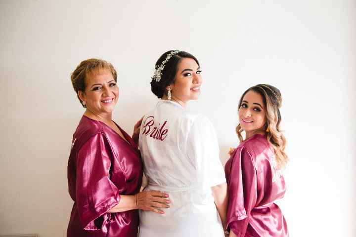 Getting ready con mi mamá y mi hermana 3