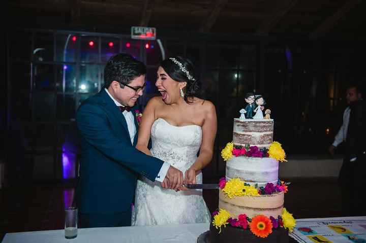 "Simón dice: muéstrenme su Pastel de Bodas" - 1