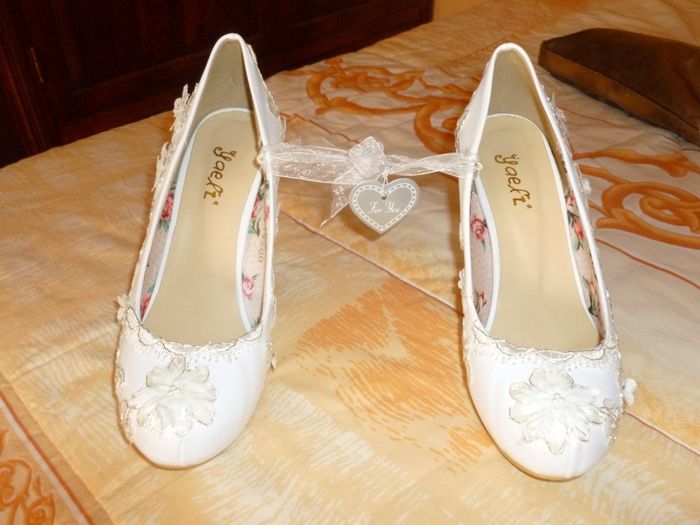 Zapatillas amarradas con liston