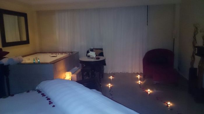 En la noche tuvimos una cena romántica y decoraron todo hermoso!!