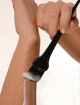 Cómo decolorar el vello corporal y aclarar la piel (axilas,codos, rodillas) 1