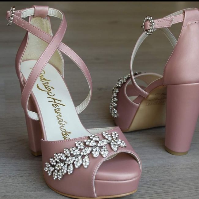 ¿Que tan es que los zapatos sean blancos? - 1