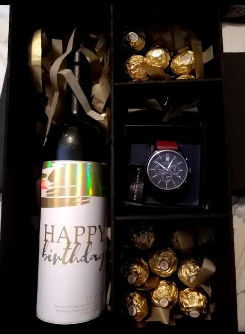 Quien más le dio reloj a su prometido ? - 2