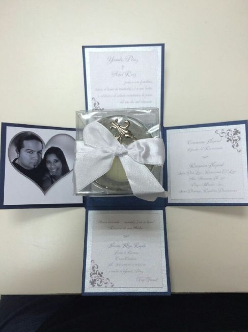 Hola chicas miren por fin llegaron mis invitaciones que les parece me gustaría su opinión ya que lo 