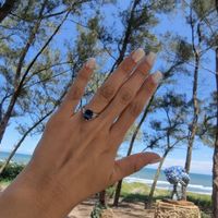 📸 Publica una foto mostrando su anillo de compromiso o alianza de boda - 1