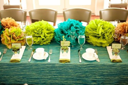 Pom pom paper centerpiece