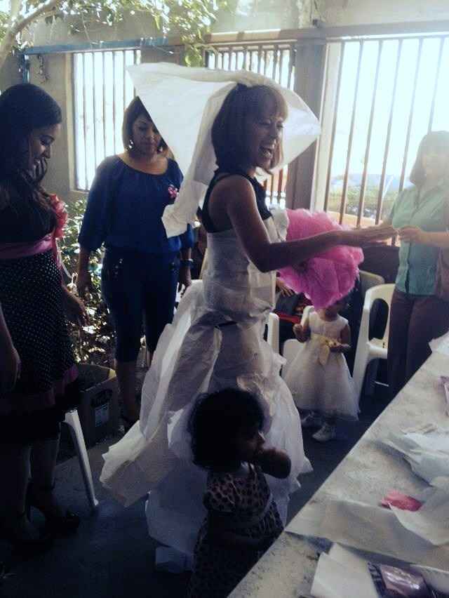 Juego de el vestido de novia con papel