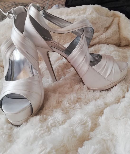 Simón dice... “muéstrame tus zapatos de novia” 5