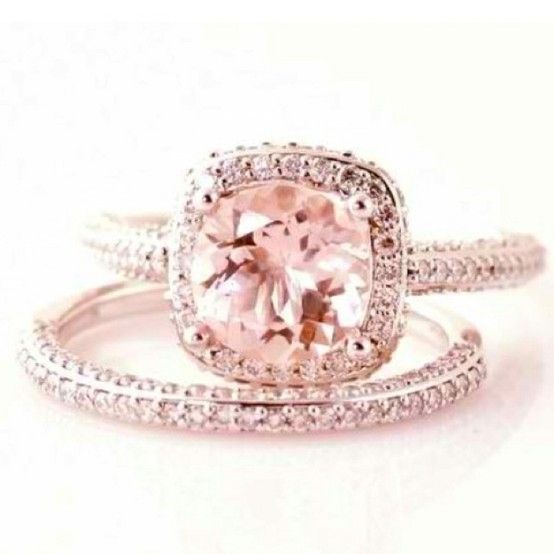 Anillo de Compromiso con Diamente ROSA!