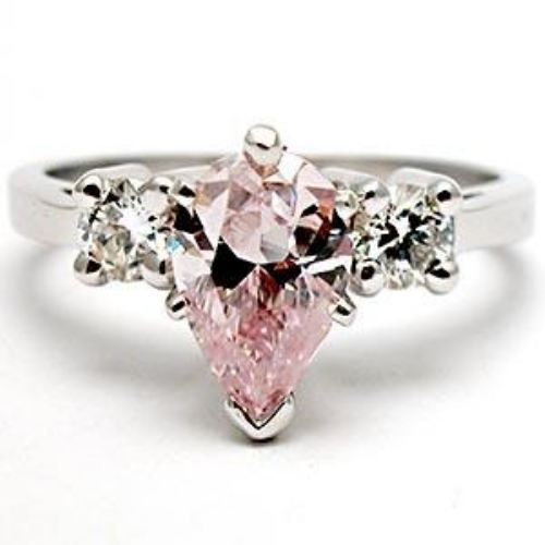 Anillo de Compromiso con Diamente ROSA!