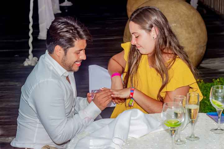 📷Publica la primera foto que se tomaron comprometidos - 1