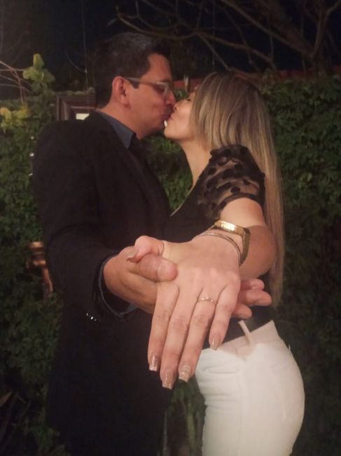 📸 Publica una foto mostrando su anillo de compromiso o alianza de boda 18