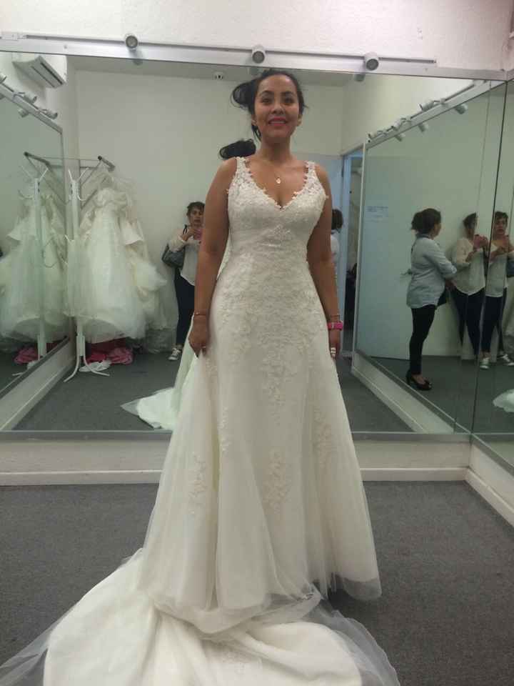 A aun mes y mi vestido? - 1