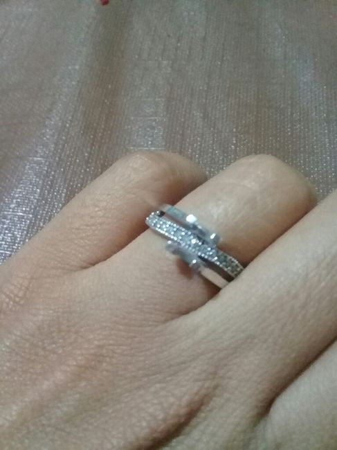 La piedra de mi anillo de compromiso 💔 1