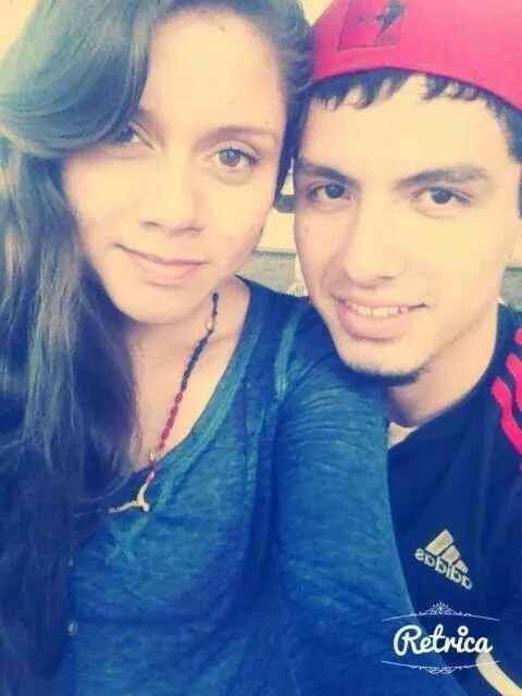 Sube una foto más antigua con tu pareja - 1