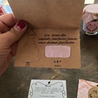 Como decirles a tus madrinas el tono de tu vestido (Tarjeta)