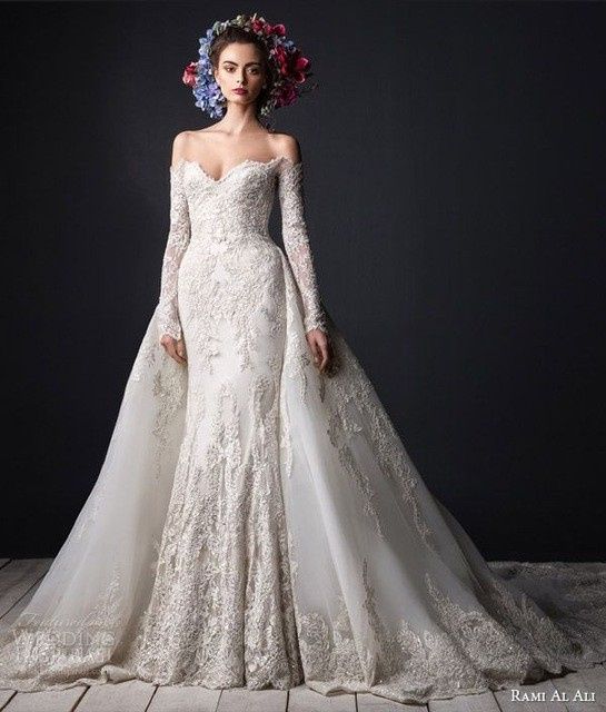El gran dilema: ¿Cuál vestido elijo?