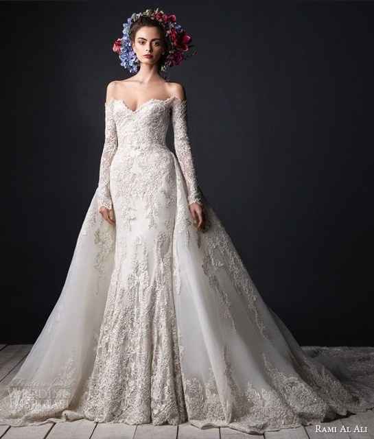 El gran dilema: ¿Cuál vestido elijo?
