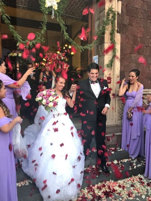 Saliendo de la iglesia