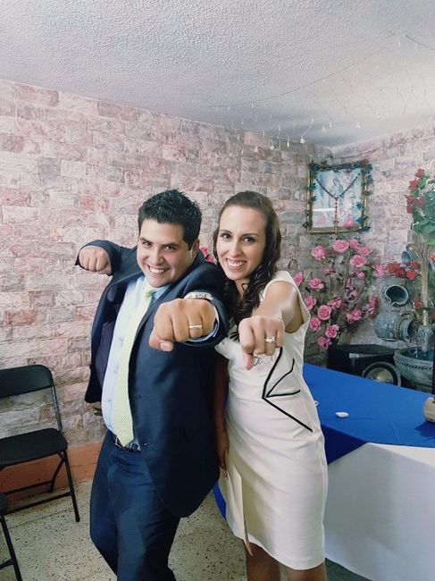 Súper fantásticos enseñando anillo