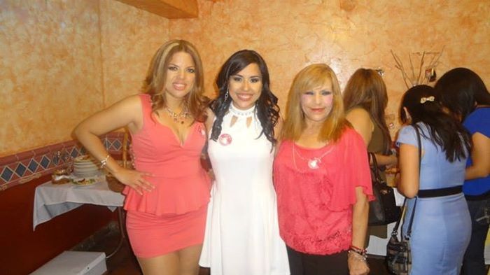 con mi mami y hermana