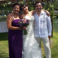 novios con dama