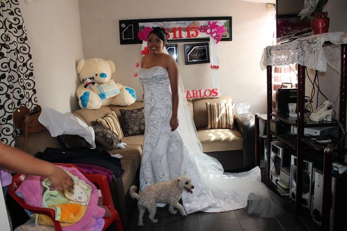 Primera foto ya vestida de novia