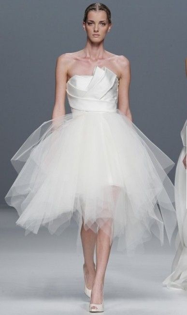 VESTIDO DE NOVIA CORTO